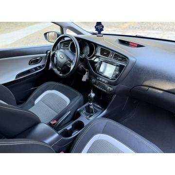Kia Ceed 2014,  1.6 diesel - Na sprzedaż za 23 700 zł - Skarszewy - zdjęcie 8