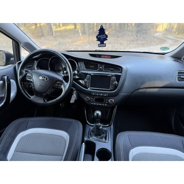 Kia Ceed 2014,  1.6 diesel - Na sprzedaż za 23 700 zł - Skarszewy - zdjęcie 9