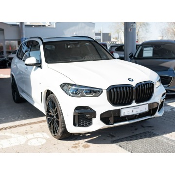 BMW X5  SUV 2021,  3.0 diesel, automat - Na sprzedaż za 215 200 zł - Gdynia - zdjęcie 3