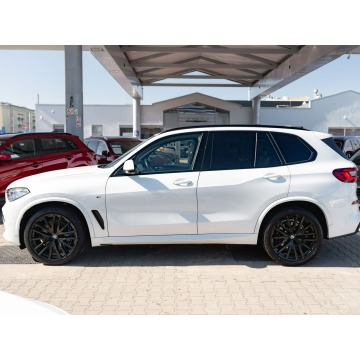 BMW X5  SUV 2021,  3.0 diesel, automat - Na sprzedaż za 215 200 zł - Gdynia - zdjęcie 9