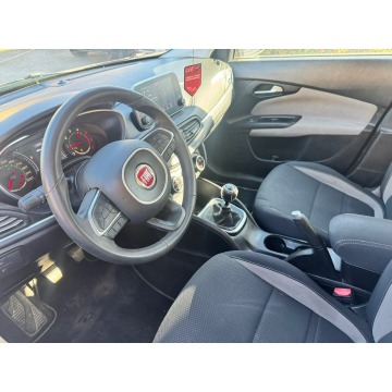 Fiat Tipo  Hatchback 2018,  1.6 diesel - Na sprzedaż za 16 000 zł - Margonin - zdjęcie 12