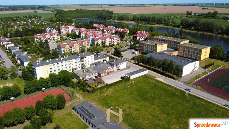 RESTAURACJA DZIAŁA I POSIADA Z...