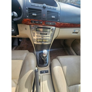 Toyota Avensis 2004,  2.0 diesel - Na sprzedaż za 4 200,00 zł - Głogów - zdjęcie 8
