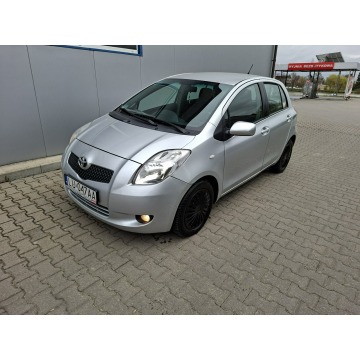 Toyota Yaris - 1.3 benzyna 5 drzwi klimatyzacja wazne opłaty