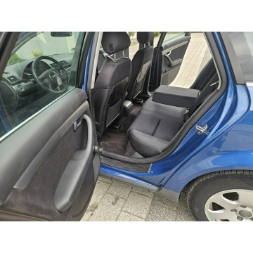 Audi A4  Kombi 2003,  2.0 benzyna, automat - Na sprzedaż za 10 900 zł - Strzegom - zdjęcie 12