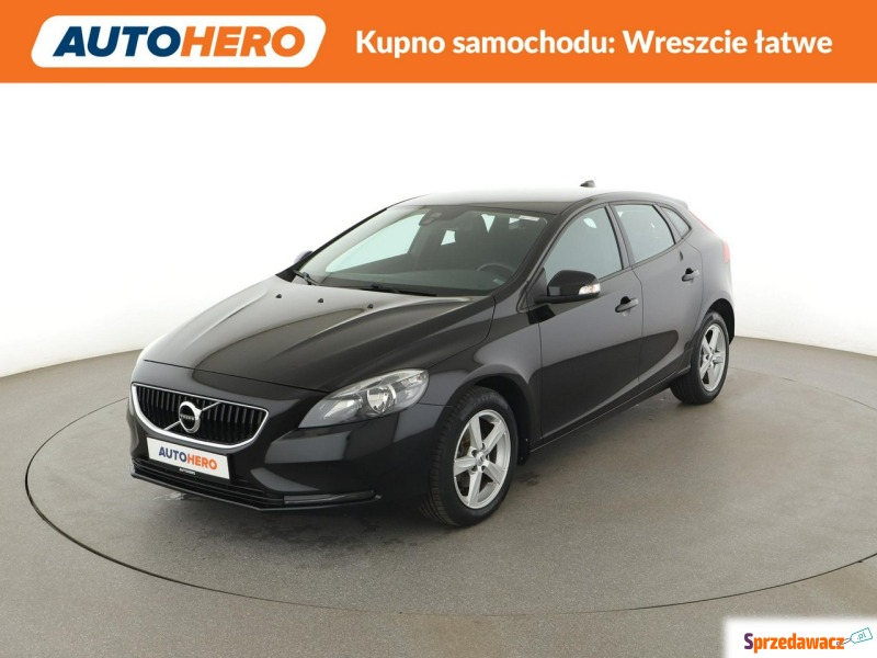 Volvo V40  Hatchback 2017,  2.0 diesel - Na sprzedaż za 39 400 zł - Warszawa