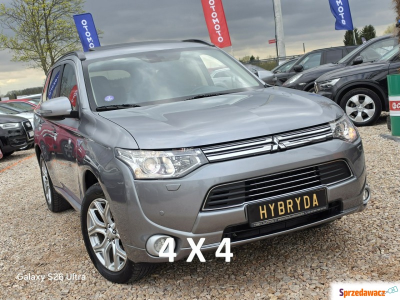 Mitsubishi Outlander  SUV 2013,  2.0 hybryda, automat - Na sprzedaż za 38 999 zł - Nowe Sójki