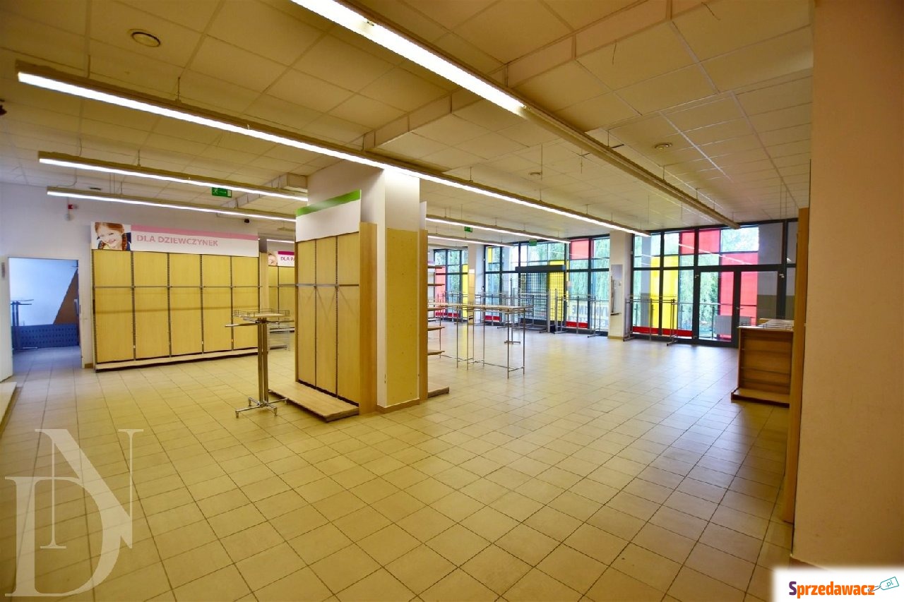 Lokal 208 m² na wynajem BEZ PR...