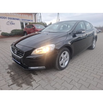 VOLVO V40 D2 2.0D SUPER STAN!