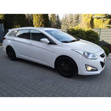 Hyundai i40 2015,  1.7 diesel, automat - Na sprzedaż za 34 900 zł - Strzegom - zdjęcie 4