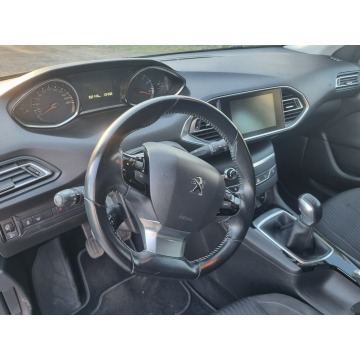 Peugeot 308  Hatchback 2017,  1.2 benzyna - Na sprzedaż za 30 900 zł - Szczecin - zdjęcie 11
