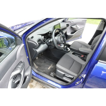Toyota Yaris  SUV 2023,  1.5 benzyna - Na sprzedaż za 71 999 zł - Balice - zdjęcie 12