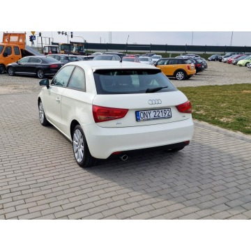 Audi A1  Hatchback 2010,  1.6 diesel - Na sprzedaż za 23 500 zł - Strobice - zdjęcie 4