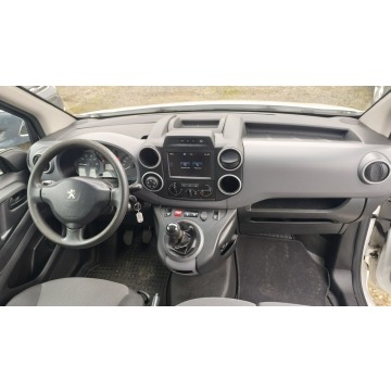 Peugeot Partner 2018,  1.6 diesel - Na sprzedaż za 19 500 zł - Szczecin - zdjęcie 10