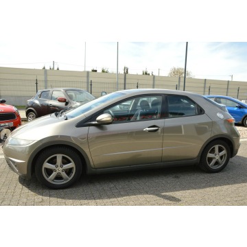 Honda Civic  Hatchback 2006,  1.3 benzyna - Na sprzedaż za 14 800 zł - Chełm - zdjęcie 9