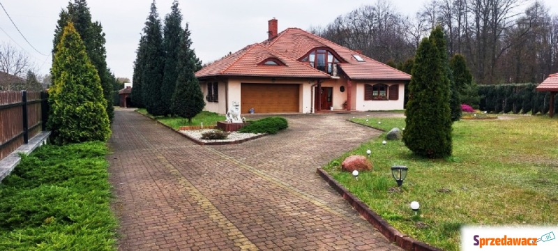 Sprzedam dom Gliwice, Wilcze Gardło -  wolnostojący jednopiętrowy,  pow.  256 m2,  działka:   2578 m2