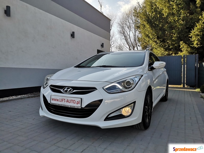 Hyundai i40 2015,  1.7 diesel, automat - Na sprzedaż za 34 900 zł - Strzegom