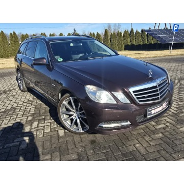 Mercedes - Benz E-klasa 2010,  2.0 benzyna, automat - Na sprzedaż za 29 900 zł - Kutno - zdjęcie 2