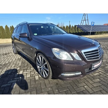 Mercedes - Benz E-klasa 2010,  2.0 benzyna, automat - Na sprzedaż za 29 900 zł - Kutno - zdjęcie 3