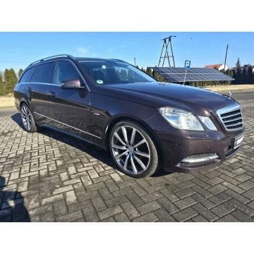 Mercedes - Benz E-klasa 2010,  2.0 benzyna, automat - Na sprzedaż za 29 900 zł - Kutno - zdjęcie 4