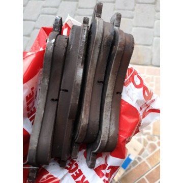 Klocki hamulcowe przód Honda CR-V II 50-04-405 Ashika