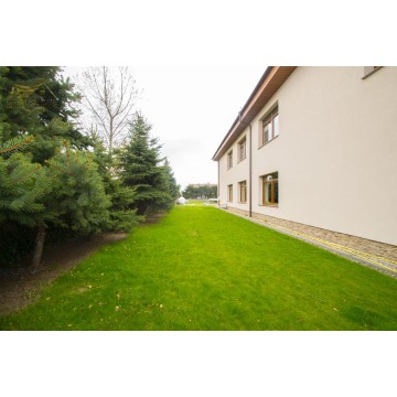 Sprzedam dom Strzegom -  wolnostojący dwupiętrowy,  pow.  528 m2,  działka:   2537 m2 - zdjęcie 3