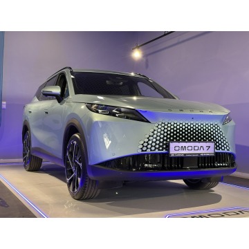 Omoda 7  SUV 2025,  1.5 hybryda, automat - Na sprzedaż za 153 900 zł - Piotrków Trybunalski - zdjęcie 2