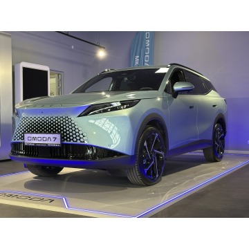 Omoda 7  SUV 2025,  1.5 hybryda, automat - Na sprzedaż za 153 900 zł - Piotrków Trybunalski - zdjęcie 3