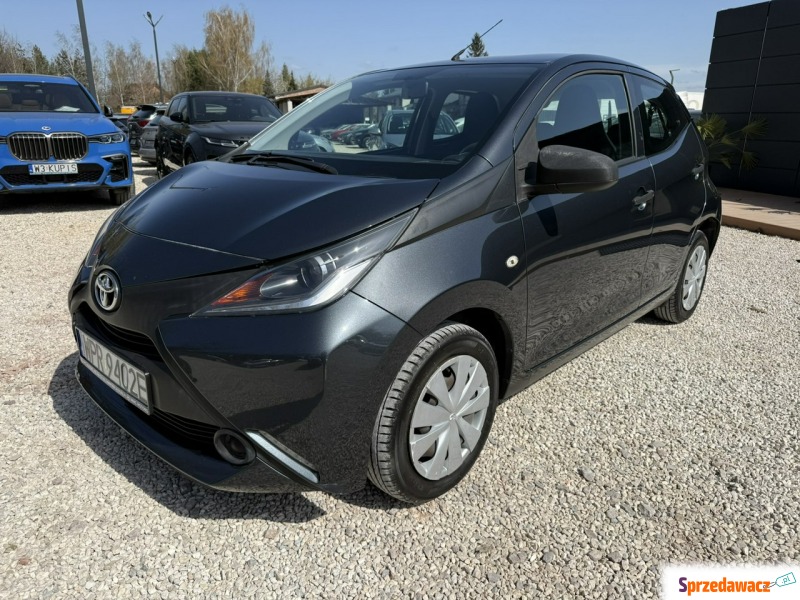 Toyota Aygo  Hatchback 2014,  1.0 benzyna - Na sprzedaż za 26 800 zł - Pęcice