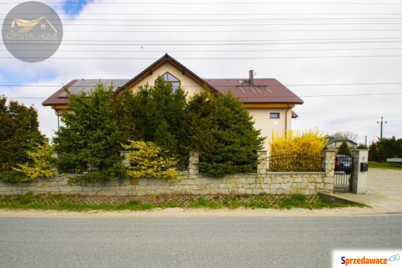 Sprzedam dom Strzegom -  wolnostojący dwupiętrowy,  pow.  528 m2,  działka:   2537 m2