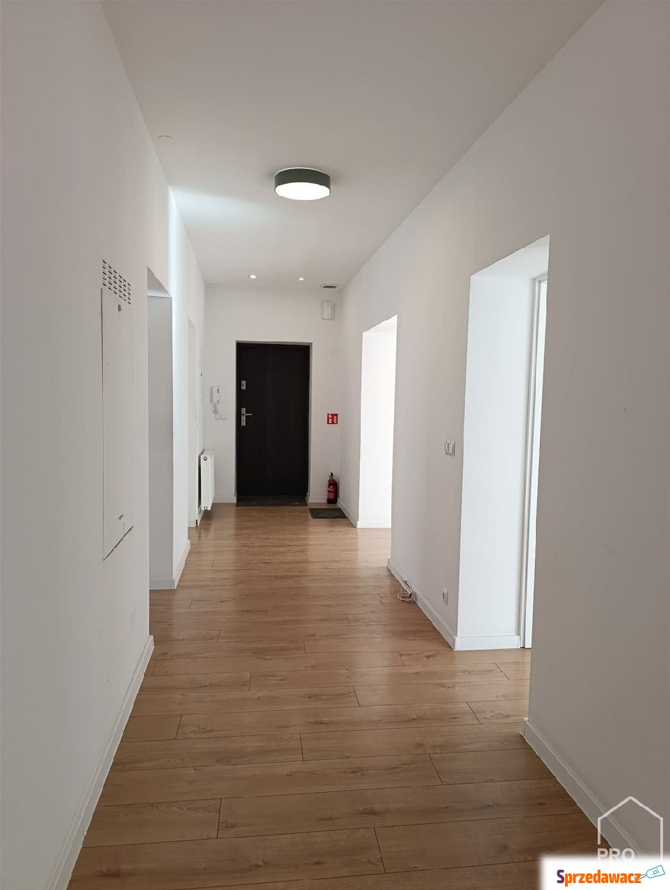Przestronny lokal do wynajęcia...