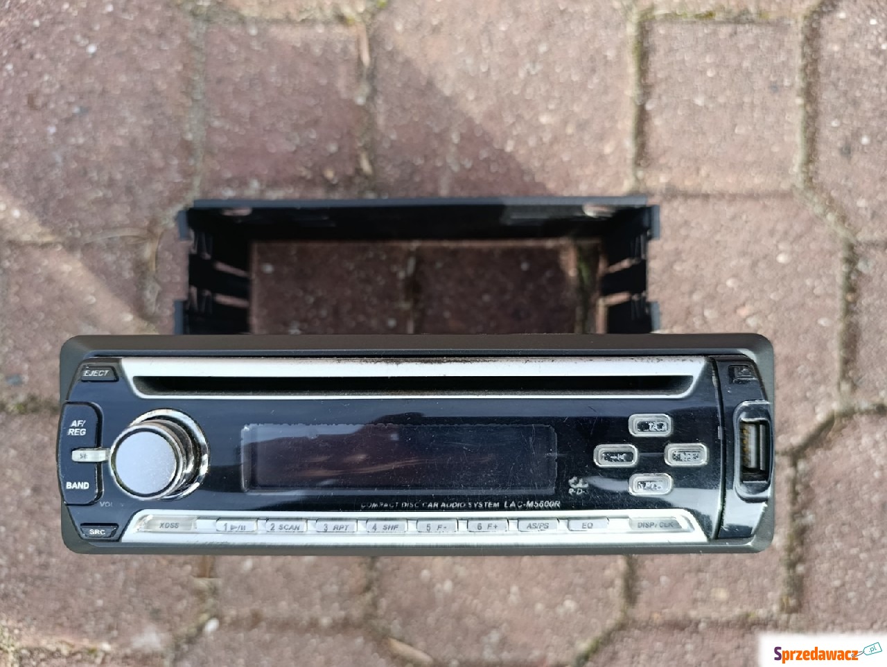 Radio samochodowe LG LAC-M5600R...