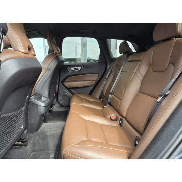 Volvo   SUV 2020,  2.0 diesel, automat - Na sprzedaż za 135 900 zł - Tychy - zdjęcie 8