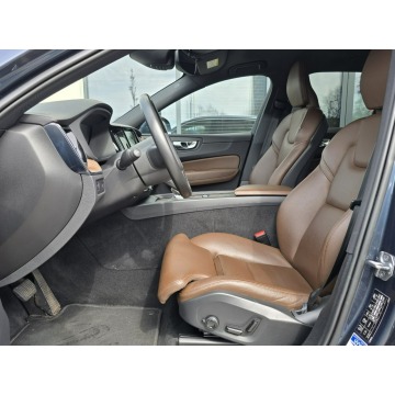 Volvo   SUV 2020,  2.0 diesel, automat - Na sprzedaż za 135 900 zł - Tychy - zdjęcie 6