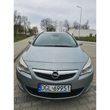 Opel Astra 2011,  1.7 diesel - Na sprzedaż za 9 900,00 zł - Głogów - zdjęcie 2