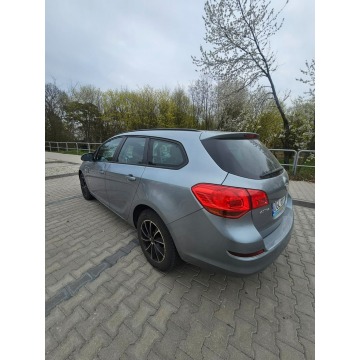 Opel Astra 2011,  1.7 diesel - Na sprzedaż za 9 900,00 zł - Głogów - zdjęcie 5