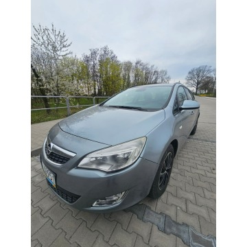 Opel Astra 2011,  1.7 diesel - Na sprzedaż za 9 900,00 zł - Głogów - zdjęcie 3