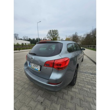 Opel Astra 2011,  1.7 diesel - Na sprzedaż za 9 900,00 zł - Głogów - zdjęcie 4
