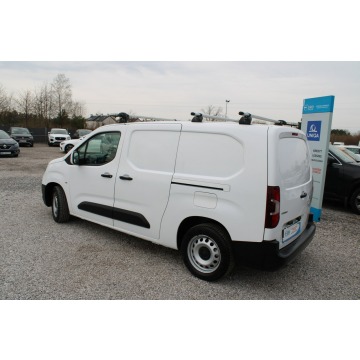 Opel Combo 2020,  1.2 benzyna - Na sprzedaż za 42 900 zł - Warszawa - zdjęcie 9