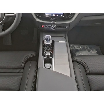 Volvo   SUV 2025,  2.0 benzyna, automat - Na sprzedaż za 229 500 zł - Tychy - zdjęcie 6