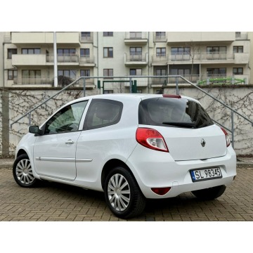 Renault Clio  Hatchback 2010,  1.5 diesel - Na sprzedaż za 8 400,00 zł - Tarnowskie Góry - zdjęcie 2