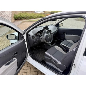 Renault Clio  Hatchback 2010,  1.5 diesel - Na sprzedaż za 8 400,00 zł - Tarnowskie Góry - zdjęcie 5