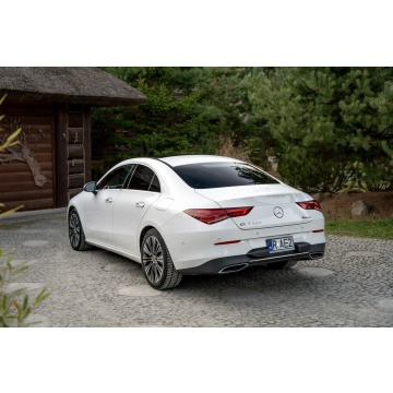 Mercedes - Benz CLA-klasa  Sedan/Limuzyna 2021,  2.0 benzyna, automat - Na sprzedaż za 109 777 zł - Ropczyce - zdjęcie 2