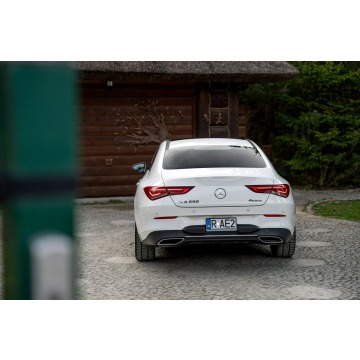 Mercedes - Benz CLA-klasa  Sedan/Limuzyna 2021,  2.0 benzyna, automat - Na sprzedaż za 109 777 zł - Ropczyce - zdjęcie 6