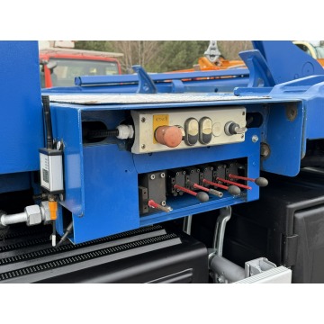 Volvo  2012,  12.8 diesel, automat - Na sprzedaż za 170 970 zł - Widełki - zdjęcie 11