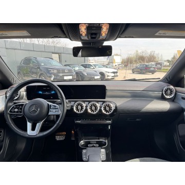 Mercedes - Benz CLA-klasa  Sedan/Limuzyna 2022,  2.0 benzyna, automat - Na sprzedaż za 132 900 zł - Michałowice-Wieś - zdjęcie 12
