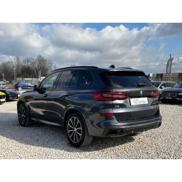 BMW X5  SUV 2020,  4.4 benzyna, automat - Na sprzedaż za 199 900 zł - Michałowice-Wieś - zdjęcie 2