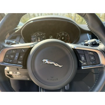 Jaguar E-PACE  SUV 2019,  2.0 diesel, automat - Na sprzedaż za 89 999 zł - Pęcice - zdjęcie 11