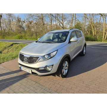 Kia Sportage 2,0 crdi 136 KM z dobrym wyposażeniem zarejestrowany !!!