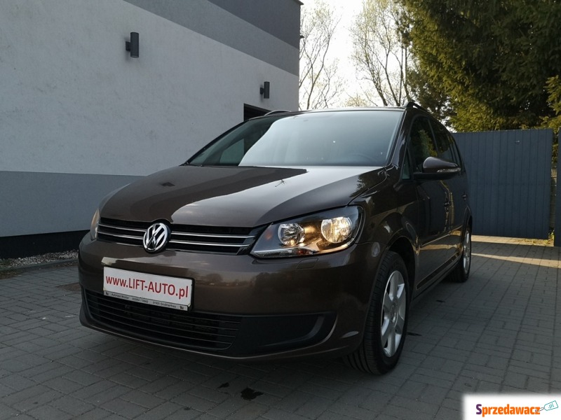 Volkswagen Touran 2011,  1.6 diesel - Na sprzedaż za 26 900 zł - Strzegom